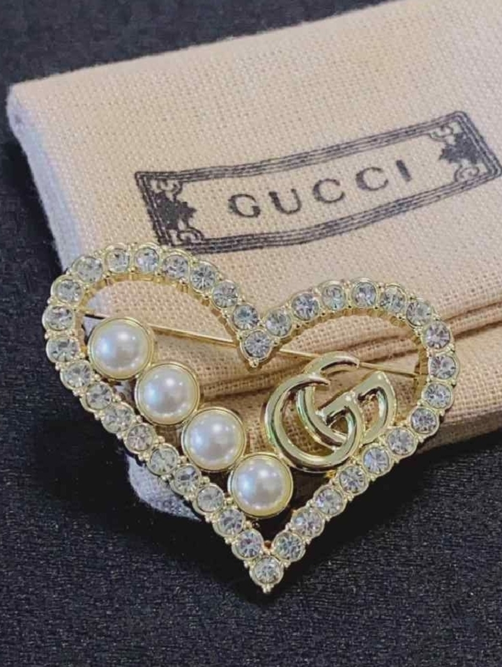 Gucci Gold Heart Brooch with Pearls and Interlocking G - Picture 2 of 9